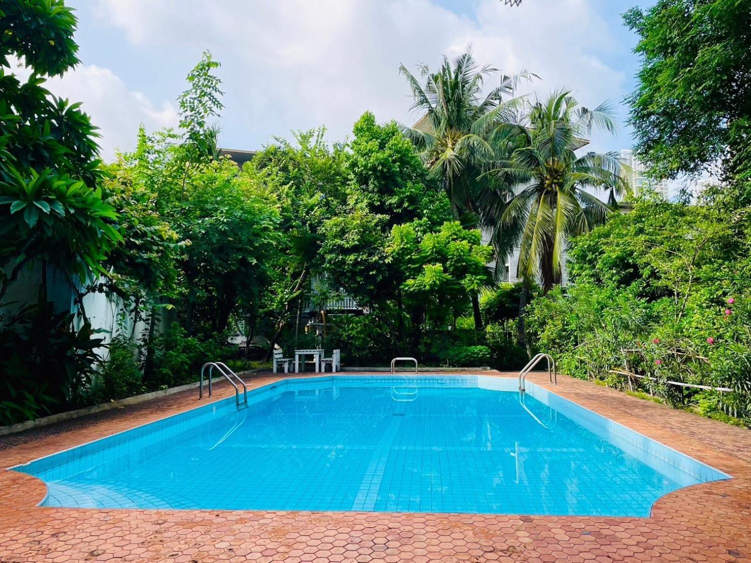 The Backyard 28 Villa Bangkok Buitenkant foto